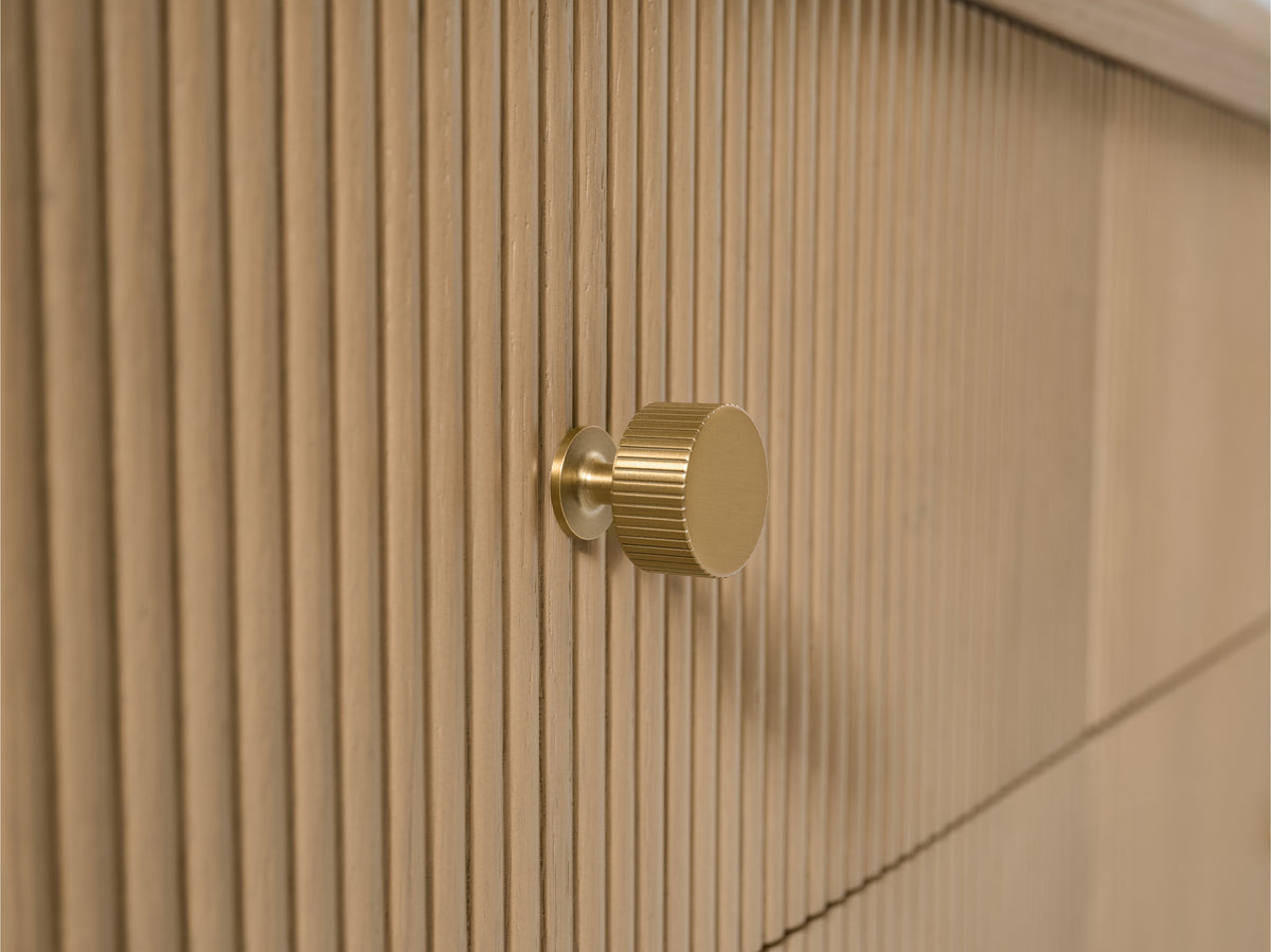 Ancerre Designs Momo 36-inch Oak vanity - Metal knob detail